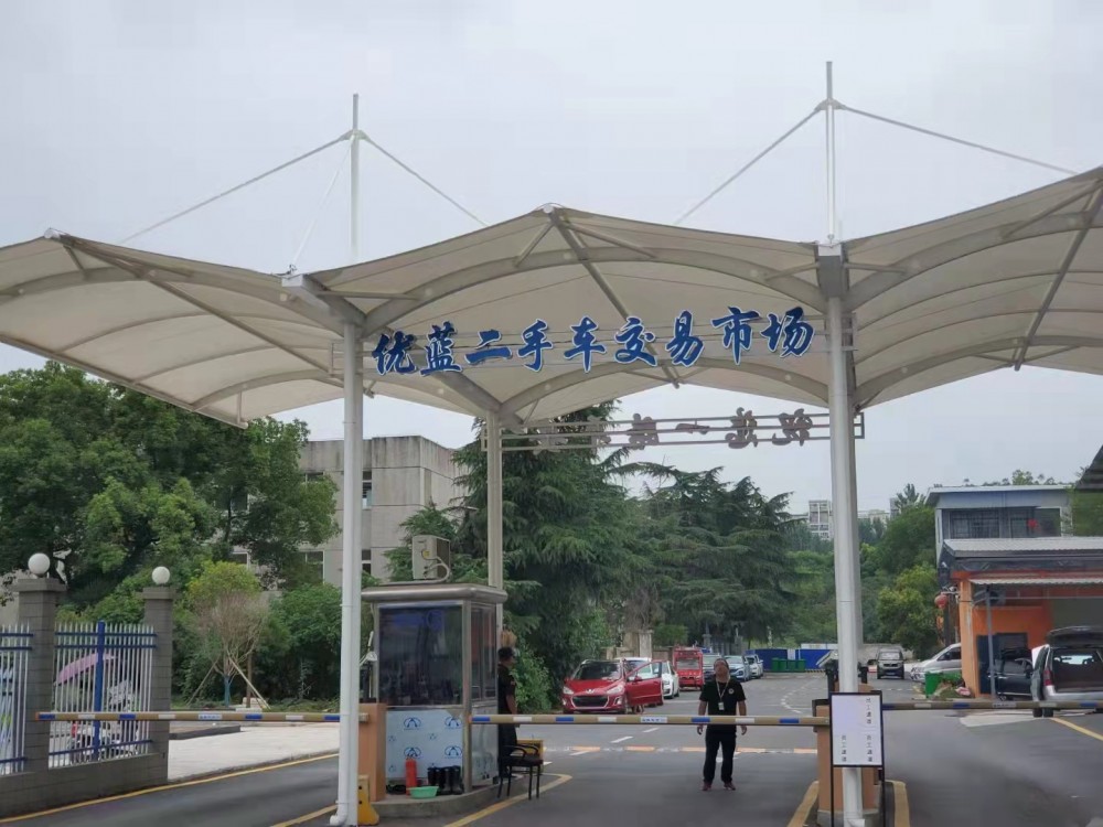藍焰國際二手車(chē)市場(chǎng)車(chē)牌+車(chē)架號掃碼系統正式運行。